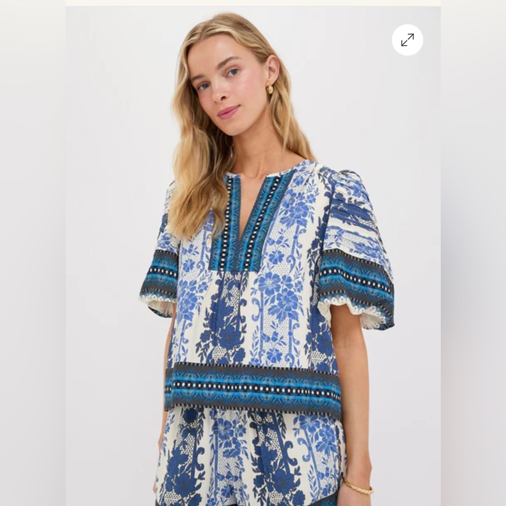 Tuckernuck Bondi Blues Viscose Dina Blue and White Floral Blouse